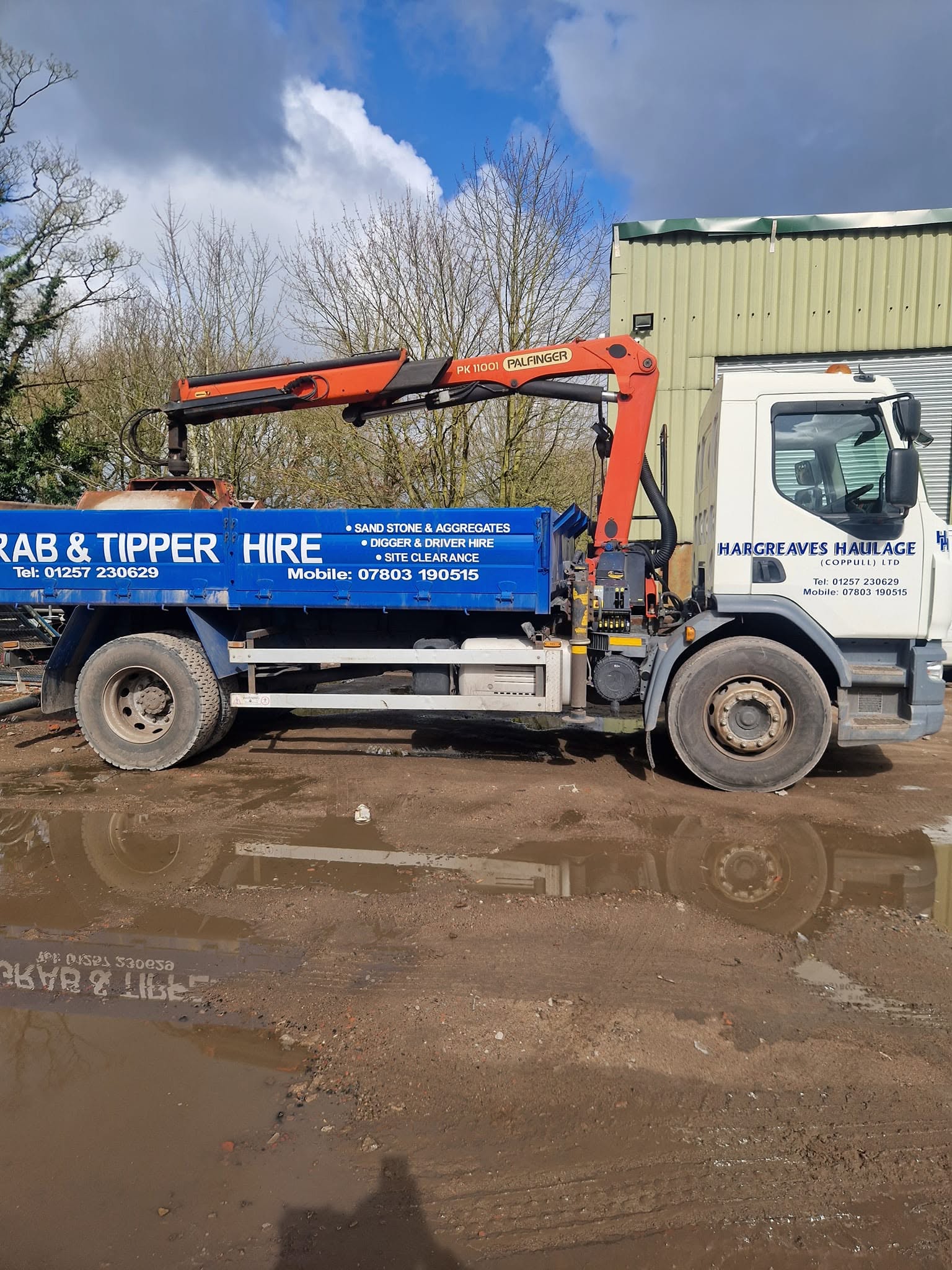 Hargreaves 4-wheel grab lorry with Palfinger crane &mdash; unique in the area